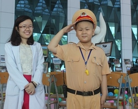 Đà Nẵng: Cậu bé bị ung thư từng ước làm CSGT đã trút hơi thở cuối cùng